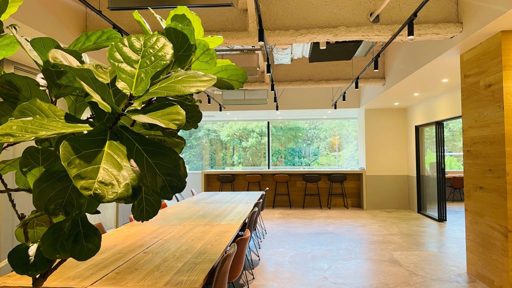 アイスリーデザインのエントランスから見た景色